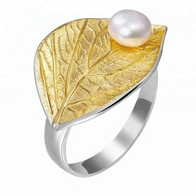 Gold-plated-leaf-ring-pearl-ring-design